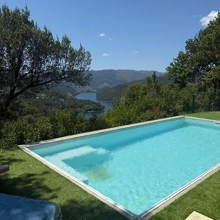Casa Teixugueiras Louredo (Braga)